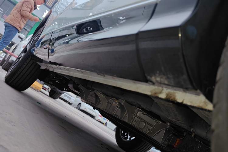 Used Roewe RX5 New Energy 2023 eRX5 Super Hybrid Premium Edition Right Side Sill