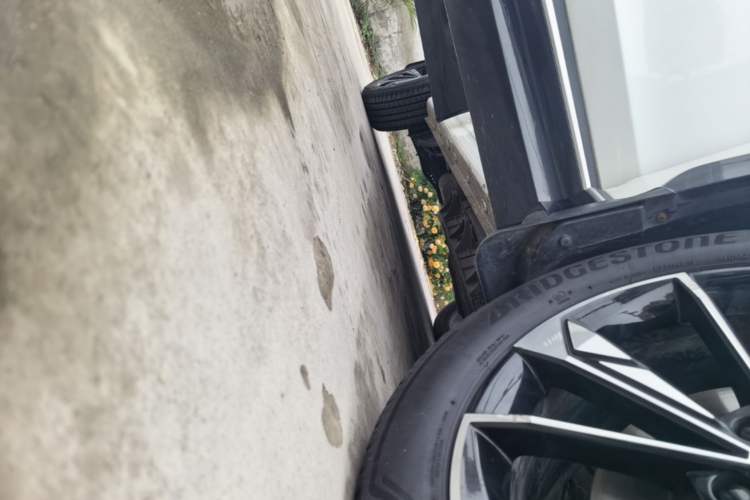 Used Roewe RX5 New Energy 2023 eRX5 Ultra-Hybrid Comfort Edition Right Side Sill