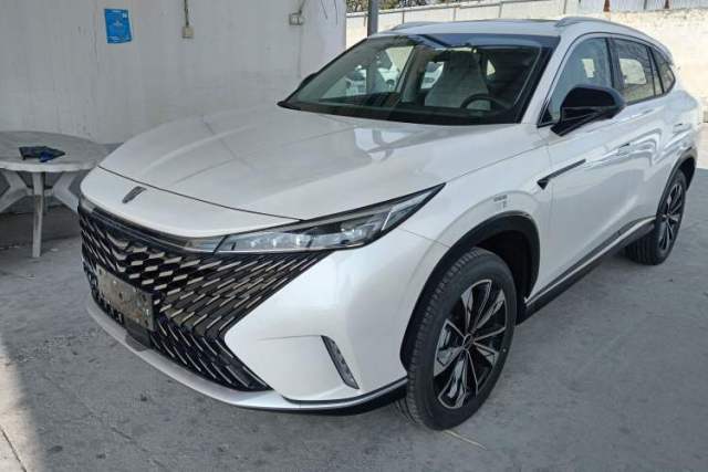 Ojetý Roewe RX5 New Energy 2023 eRX5 Ultra-Hybrid Comfort Edition