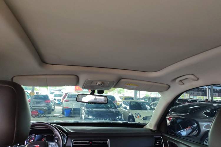 Used Roewe RX8 2019 30T Smart Connectivity Two-Wheel Drive Supreme Flagship Edition Headliner