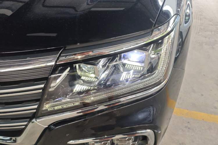 Used Roewe RX8 2019 30T Smart Connectivity Two-Wheel Drive Supreme Flagship Edition Left Front Headlight