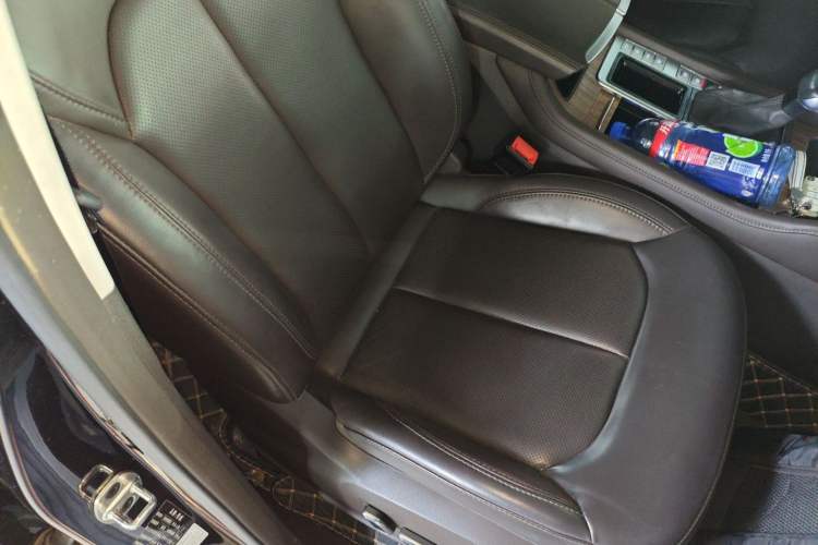 Used Roewe RX8 2019 30T Smart Connectivity Two-Wheel Drive Supreme Flagship Edition Right Front Seat