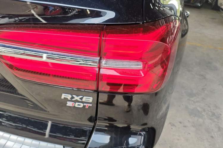 Used Roewe RX8 2019 30T Smart Connectivity Two-Wheel Drive Supreme Flagship Edition Right Rear Taillight