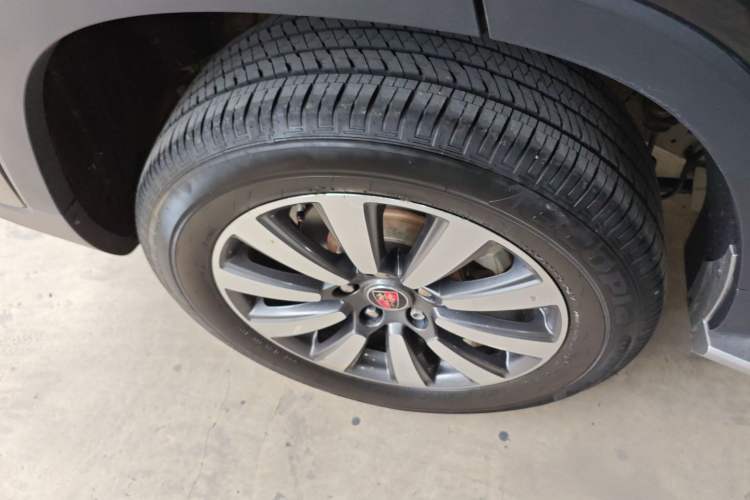 Used Roewe RX8 2019 30T Smart Connectivity Two-Wheel Drive Supreme Flagship Edition Right Rear Wheel Hub