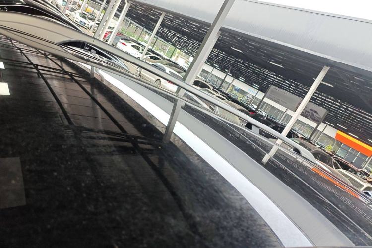 Used Roewe RX8 2019 30T Smart Connectivity Two-Wheel Drive Supreme Flagship Edition Roof