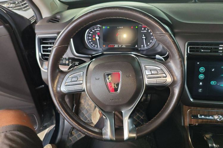 Used Roewe RX8 2019 30T Smart Connectivity Two-Wheel Drive Supreme Flagship Edition Steering Wheel