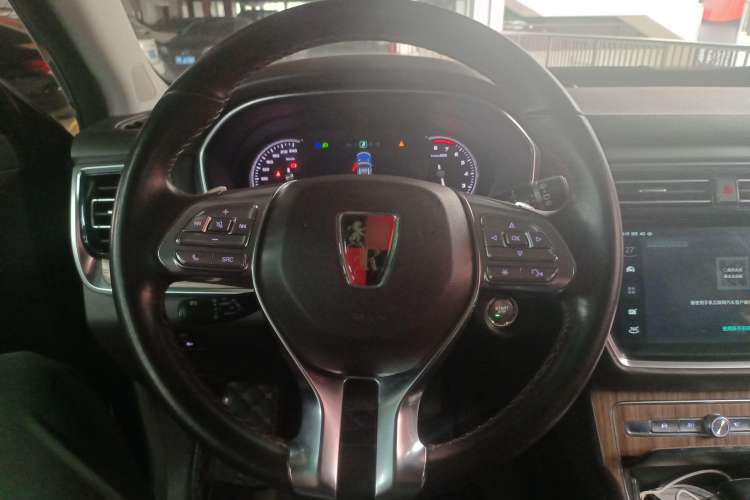 Used Roewe RX8 2018 30T Smart Connectivity Two-Wheel Drive Flagship Edition Steering Wheel