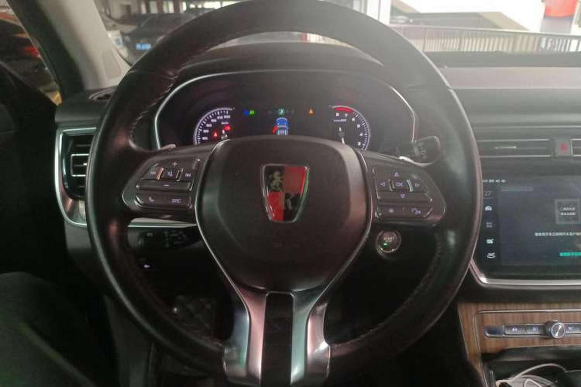 Used Roewe RX8 2018 30T Smart Connectivity Two-Wheel Drive Flagship Edition Steering Wheel