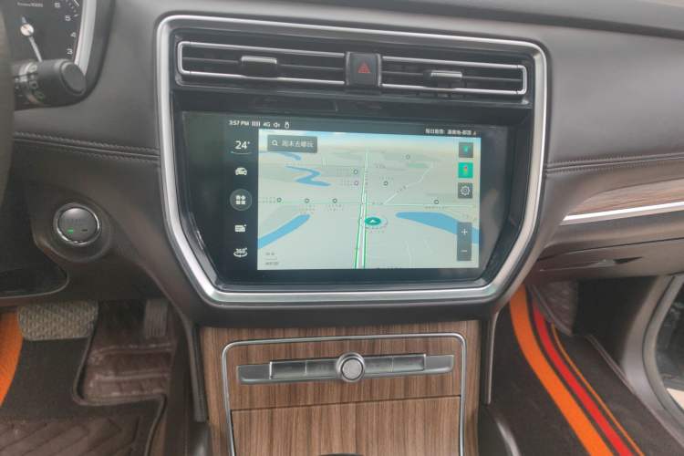 Used Roewe RX8 2018 30T Smart Connectivity Four-Wheel Drive Flagship Edition Audio And AC Panel