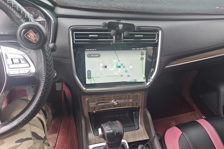 Used Roewe RX8 2018 30T Smart Connectivity All-Wheel Drive Supreme Edition Audio And AC Panel