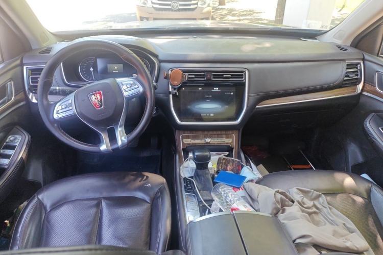Used Roewe RX8 2018 30T Smart Connectivity Two-Wheel Drive Supreme Edition Center Console