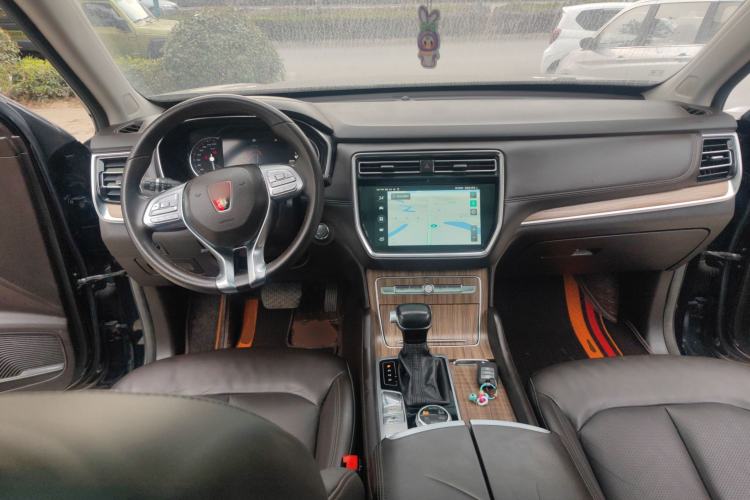 Used Roewe RX8 2018 30T Smart Connectivity Four-Wheel Drive Flagship Edition Center Console
