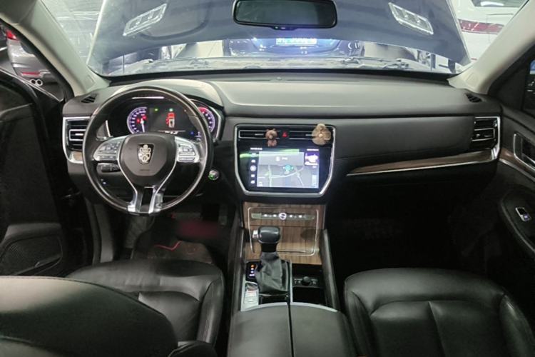 Used Roewe RX8 2018 30T Smart Connectivity Two-Wheel Drive Flagship Edition Center Console