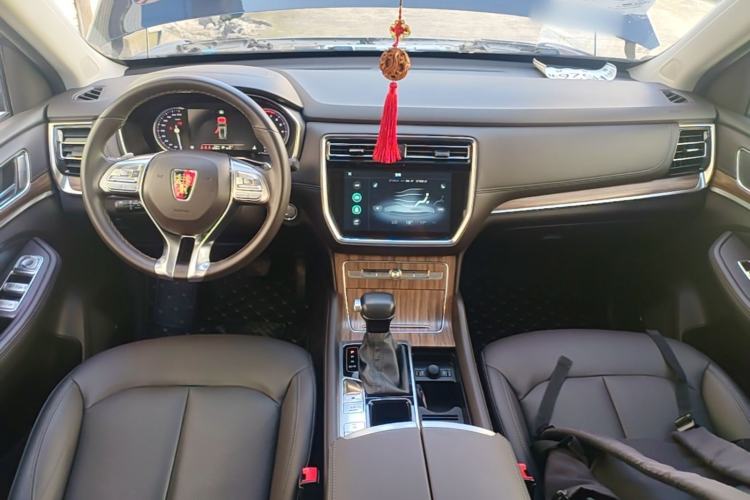 Used Roewe RX8 2018 30T Smart Connectivity Two-Wheel Drive Flagship Edition Center Console