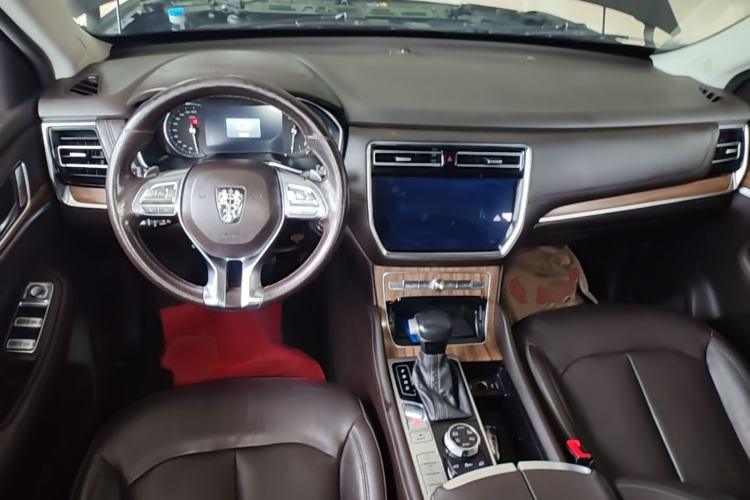 Used Roewe RX8 2018 30T Smart Connectivity All-Wheel Drive Supreme Edition Center Console
