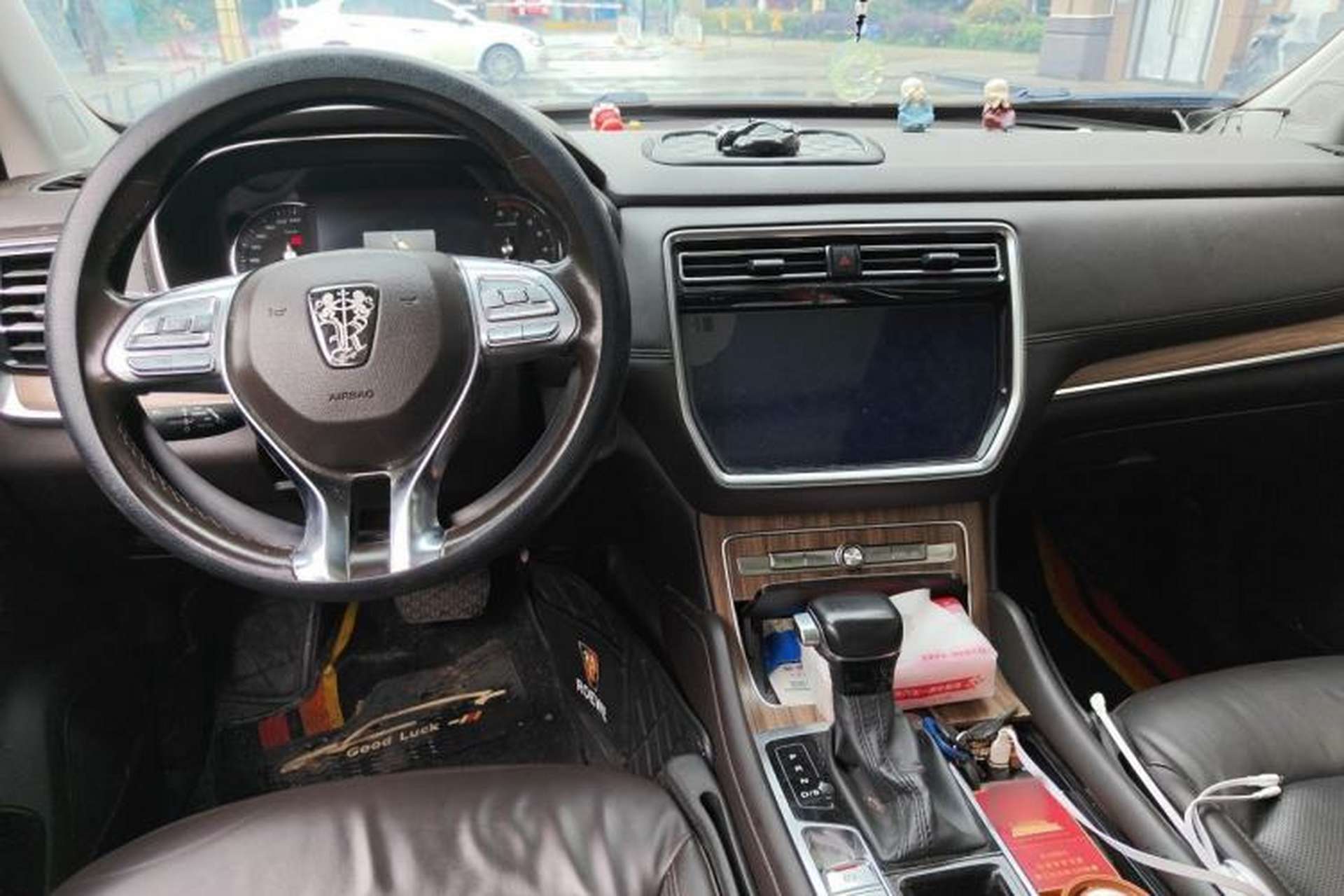 Used Roewe RX8 2018 30T Smart Connectivity Two-Wheel Drive Flagship Edition Center Console