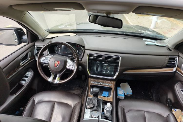 Used Roewe RX8 2018 30T Smart Connectivity Four-Wheel Drive Flagship Edition Center Console