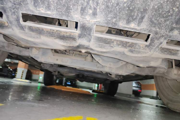 Used Roewe RX8 2018 30T Smart Connectivity Four-Wheel Drive Flagship Edition Chassis Front