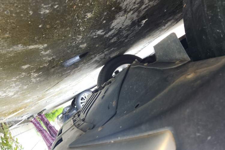 Used Roewe RX8 2018 30T Smart Connectivity Two-Wheel Drive Flagship Edition Chassis Front