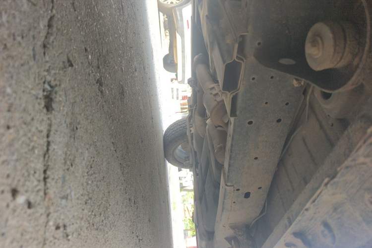 Used Roewe RX8 2018 30T Smart Connectivity Two-Wheel Drive Flagship Edition Chassis Front Left