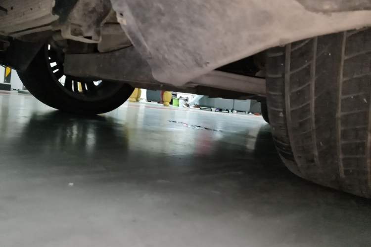 Used Roewe RX8 2018 30T Smart Connectivity All-Wheel Drive Supreme Edition Chassis Front Left