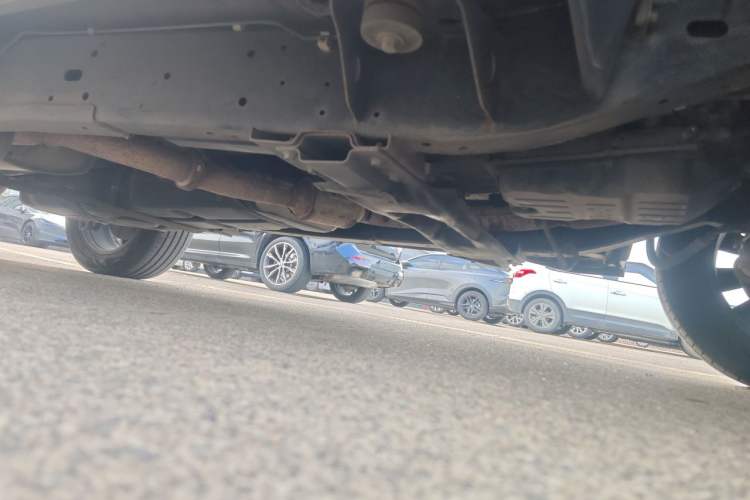 Used Roewe RX8 2018 30T Smart Connectivity Two-Wheel Drive Flagship Edition Chassis Front Right