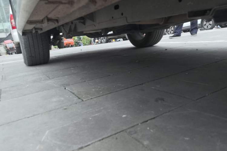 Used Roewe RX8 2018 30T Smart Connectivity All-Wheel Drive Supreme Edition Chassis Front Right