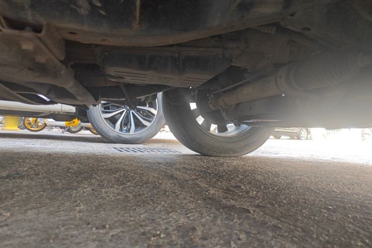 Used Roewe RX8 2018 30T Smart Connectivity Two-Wheel Drive Flagship Edition Chassis Front Right