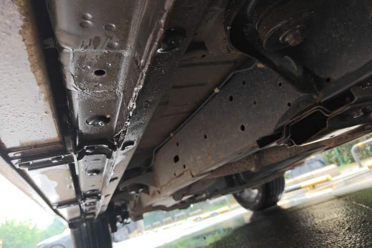 Used Roewe RX8 2018 30T Smart Connectivity Two-Wheel Drive Flagship Edition Chassis Front Right