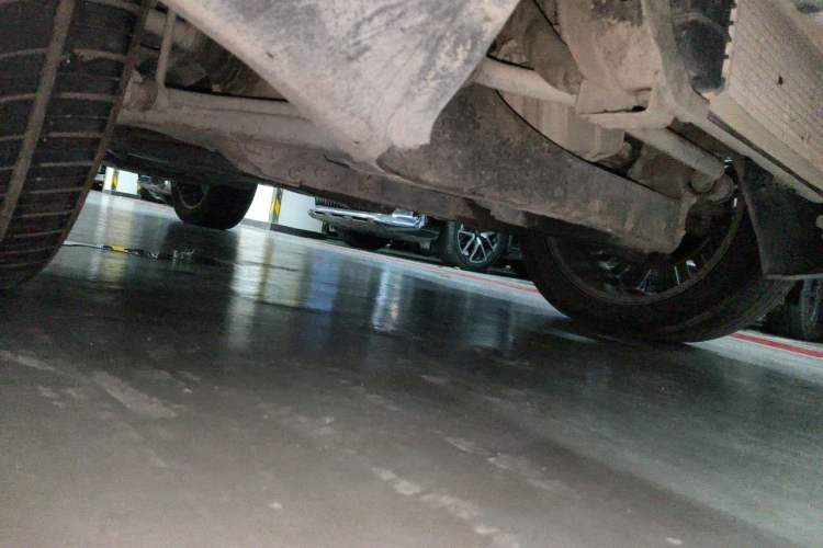 Used Roewe RX8 2018 30T Smart Connectivity All-Wheel Drive Supreme Edition Chassis Front Right