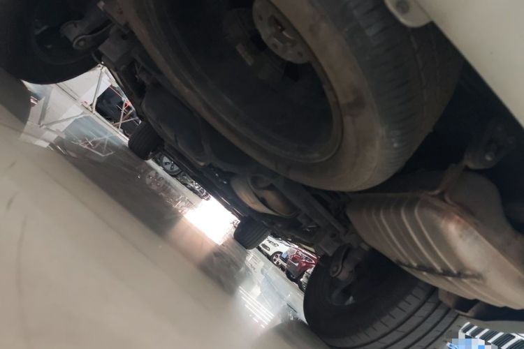 Used Roewe RX8 2018 30T Smart Connectivity Two-Wheel Drive Flagship Edition Chassis Rear