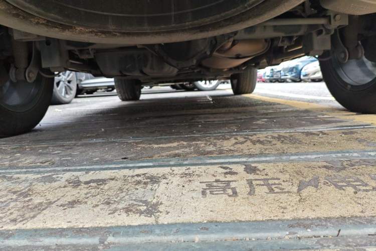 Used Roewe RX8 2018 30T Smart Connectivity All-Wheel Drive Supreme Edition Chassis Rear