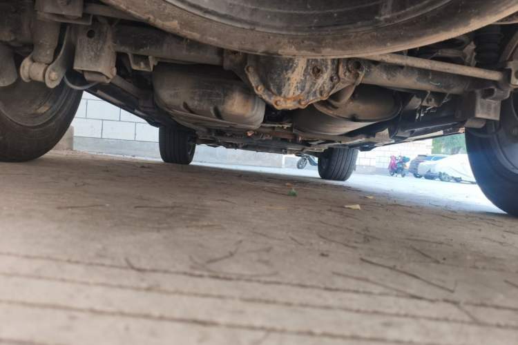 Used Roewe RX8 2018 30T Smart Connectivity Four-Wheel Drive Flagship Edition Chassis Rear