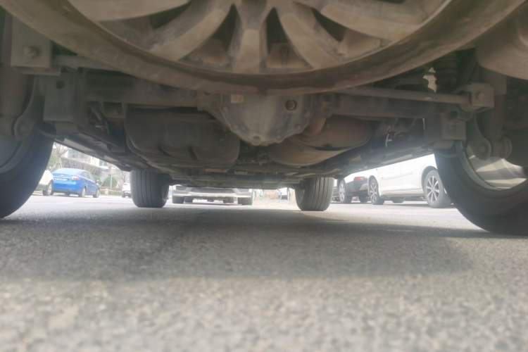 Used Roewe RX8 2018 30T Smart Connectivity Two-Wheel Drive Flagship Edition Chassis Rear