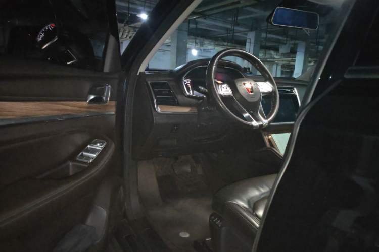 Used Roewe RX8 2018 30T Smart Connectivity All-Wheel Drive Supreme Edition Driver Seat