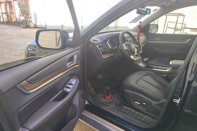 Used Roewe RX8 2018 30T Smart Connectivity Two-Wheel Drive Flagship Edition Driver Seat