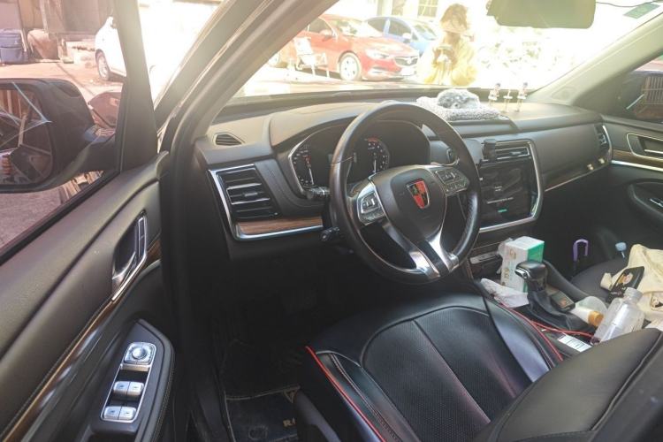 Used Roewe RX8 2018 30T Smart Connectivity Two-Wheel Drive Flagship Edition Driver Seat