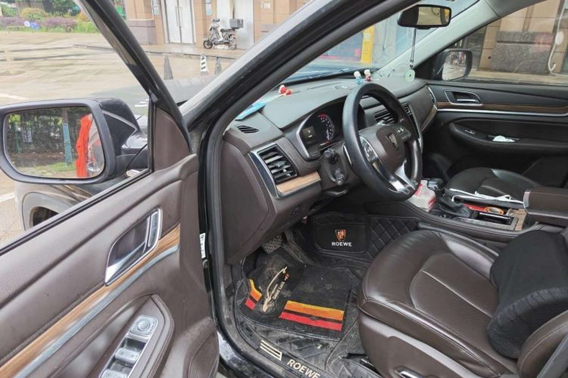 Used Roewe RX8 2018 30T Smart Connectivity Two-Wheel Drive Flagship Edition Driver Seat