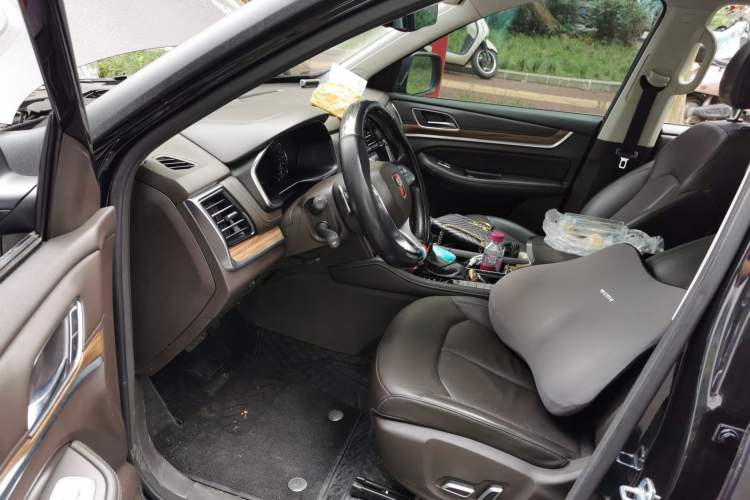 Used Roewe RX8 2018 30T Smart Connectivity Two-Wheel Drive Flagship Edition Driver Seat