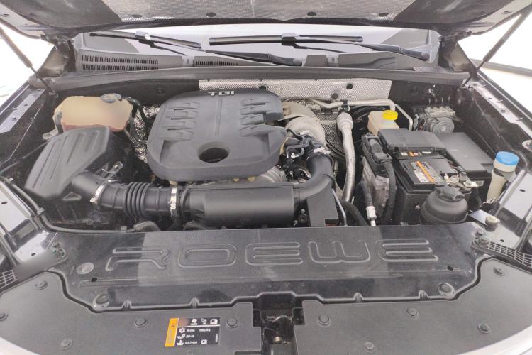 Used Roewe RX8 2018 30T Smart Connectivity Two-Wheel Drive Flagship Edition Engine Bay