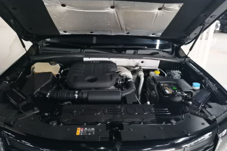 Used Roewe RX8 2018 30T Smart Connectivity Four-Wheel Drive Flagship Edition Engine Bay