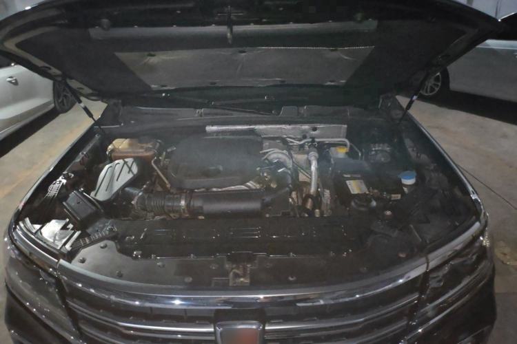 Used Roewe RX8 2018 30T Smart Connectivity All-Wheel Drive Supreme Edition Engine Bay