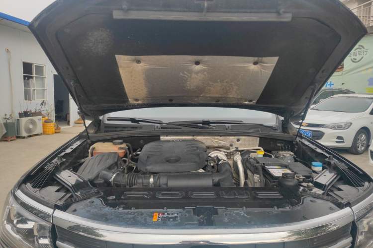 Used Roewe RX8 2018 30T Smart Connectivity Four-Wheel Drive Flagship Edition Engine Bay