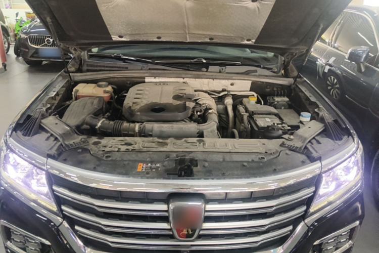 Used Roewe RX8 2018 30T Smart Connectivity Two-Wheel Drive Flagship Edition Engine Bay