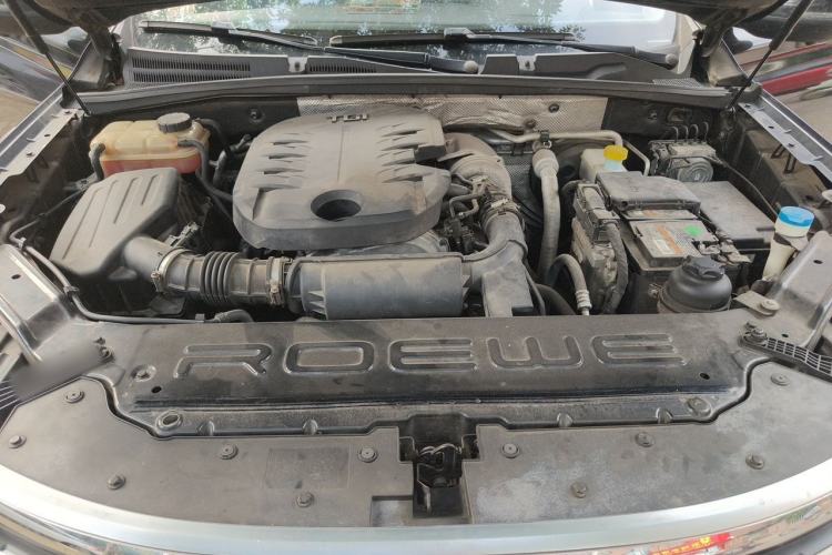 Used Roewe RX8 2018 30T Smart Connectivity Two-Wheel Drive Flagship Edition Engine Bay