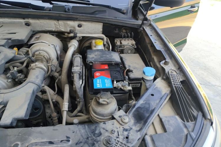 Used Roewe RX8 2018 30T Smart Connectivity All-Wheel Drive Supreme Edition Engine Bay Left