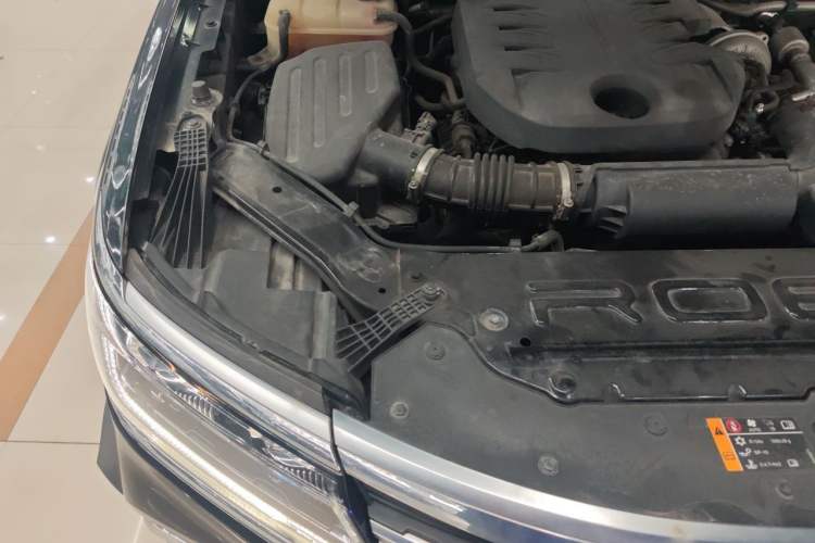 Used Roewe RX8 2018 30T Smart Connectivity Two-Wheel Drive Flagship Edition Engine Bay Right