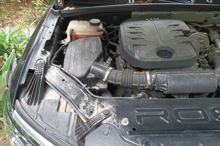 Used Roewe RX8 2018 30T Smart Connectivity Two-Wheel Drive Supreme Edition Engine Bay Right