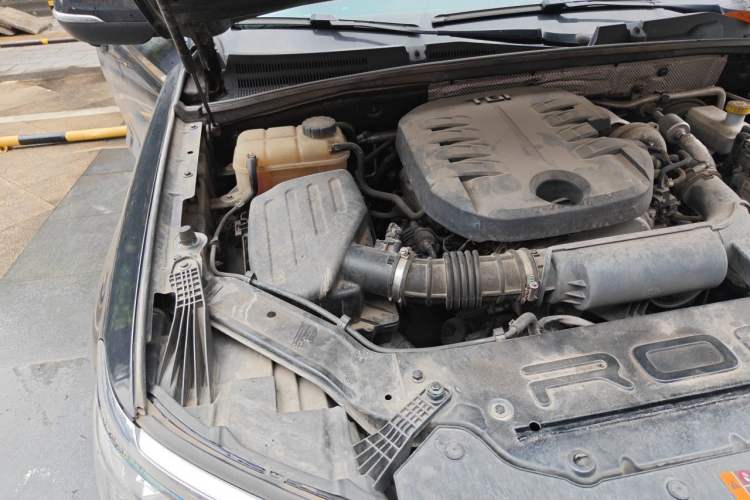 Used Roewe RX8 2018 30T Smart Connectivity Two-Wheel Drive Flagship Edition Engine Bay Right