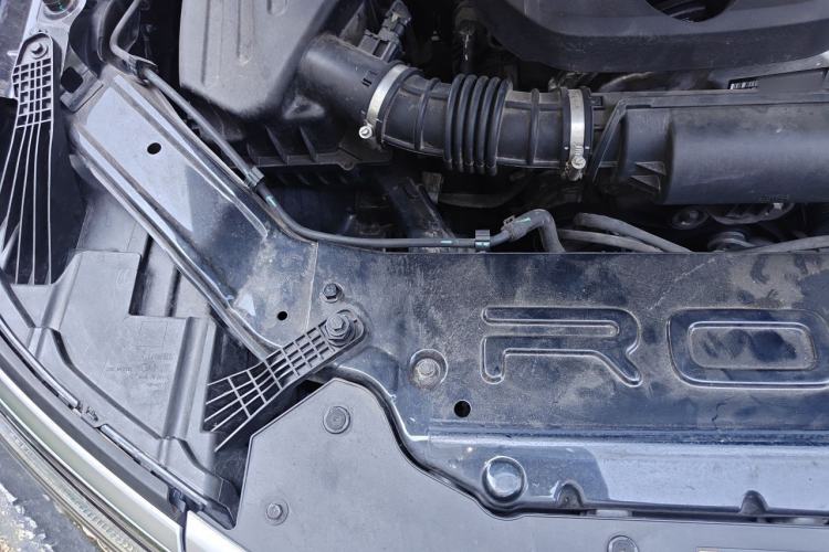 Used Roewe RX8 2018 30T Smart Connectivity Two-Wheel Drive Supreme Edition Engine Bay Right